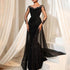 Femme portant une robe de soirée en dentelle avec manches longues et décolleté en V noir, style élégant pour gala, Zalmyraboutique.