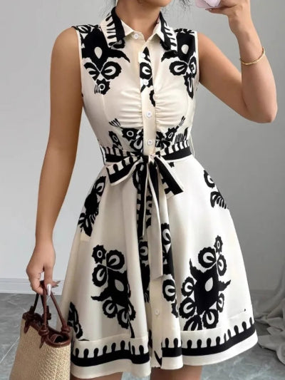 Femme portant une robe d&