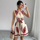 Femme portant une robe d&